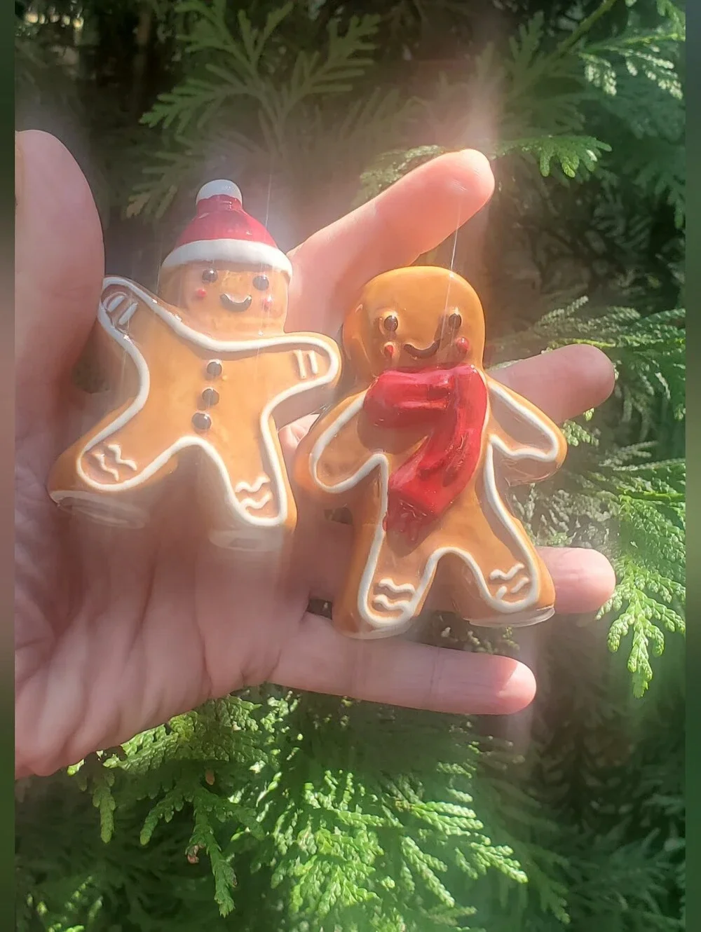 SALT & PEPPER SHAKERS Holiday Gingerbread Theme Ceramic in Red and Brown NWOT